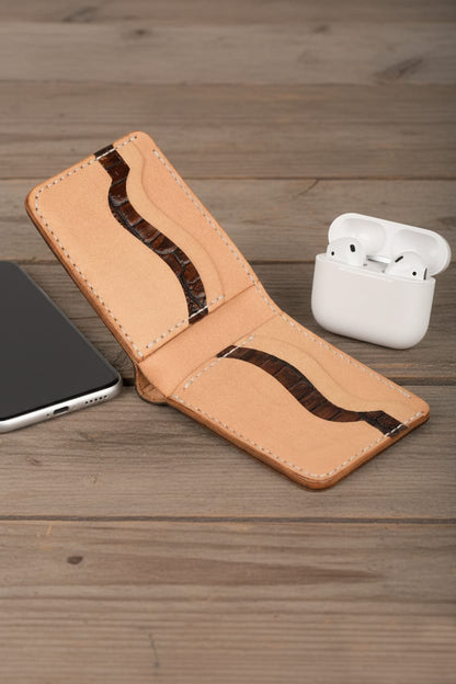 Crocodile embossed Bifold Leather Wallet